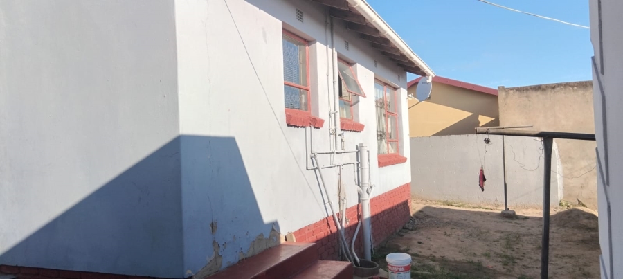 2 Bedroom Property for Sale in Phakamisa Eastern Cape